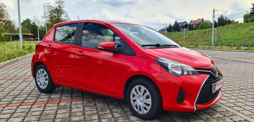 Toyota Yaris cena 27900 przebieg: 212000, rok produkcji 2015 z Torzym małe 596